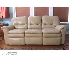 LAZY BOY, LEATHER, ELECTRIC RECLINING, WALL HUGGER SOFA