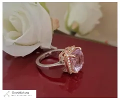 18kt. TWO TONE KUNZITE & DIAMOND RING